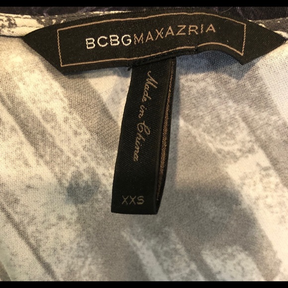 Grey BCBG form fitting dress - Picture 5 of 5